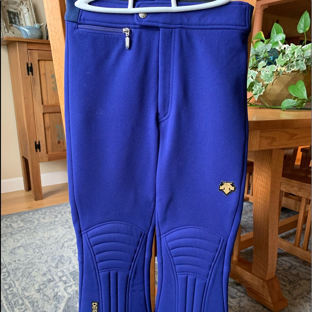 Ladies ski pants.  Warm & supportive. Fits 5’2”
